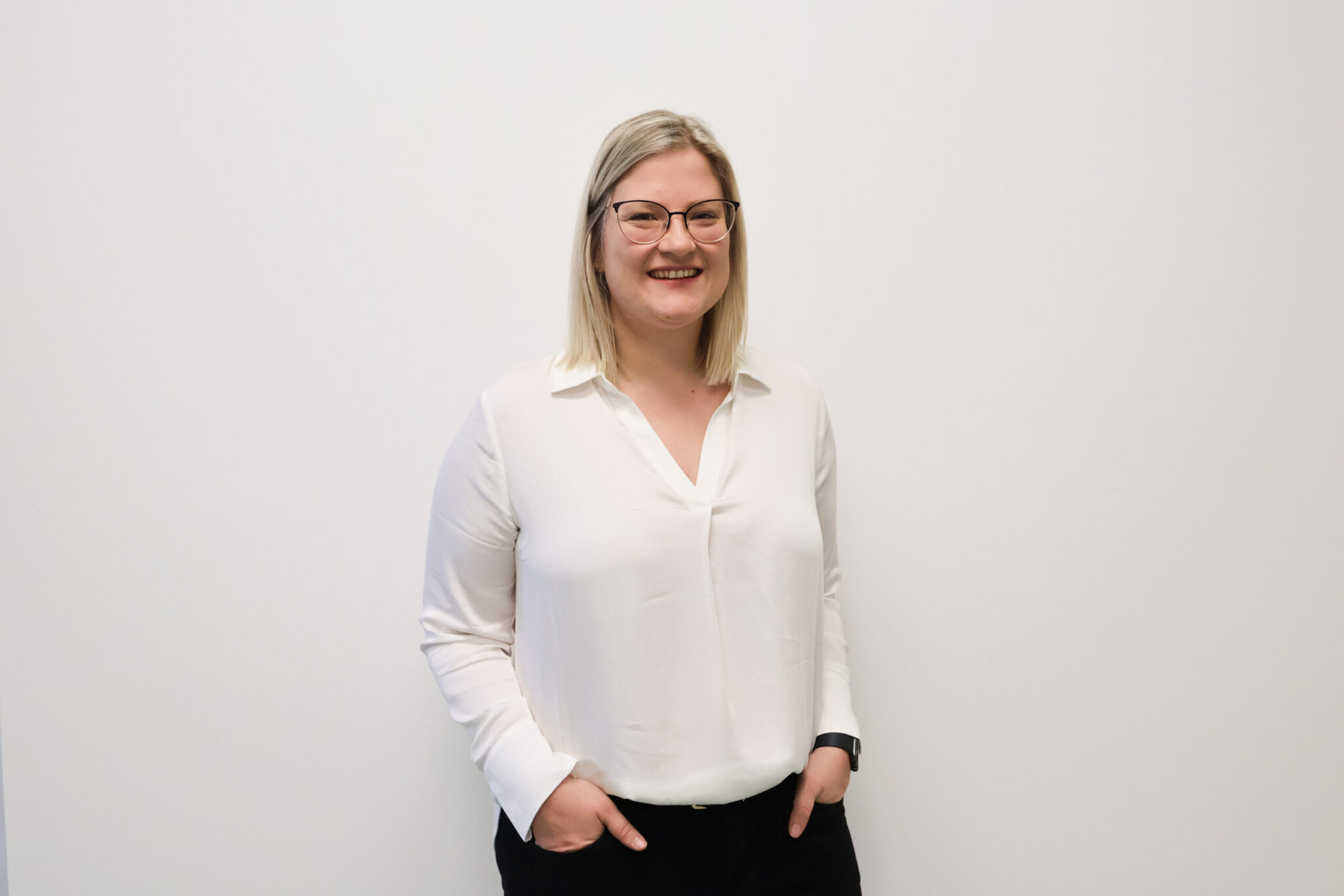 Dr. Yvonne Hofer